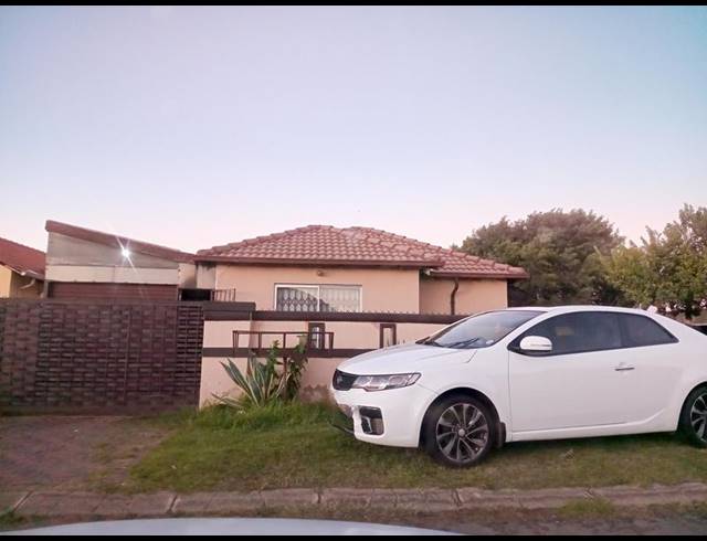 3 BEDROOM HOUSE FOR SALE IN VANDERBIJLPARK CE 4